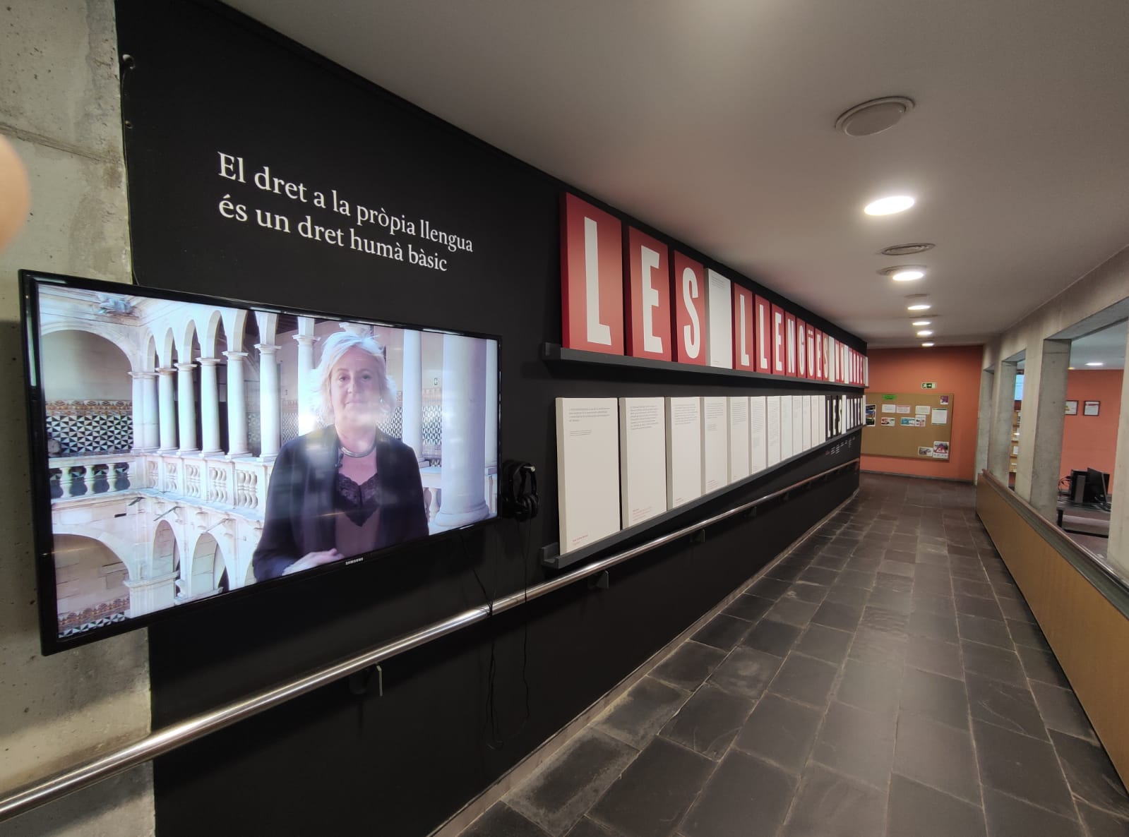 Exposició Les llengües no moren, les maten